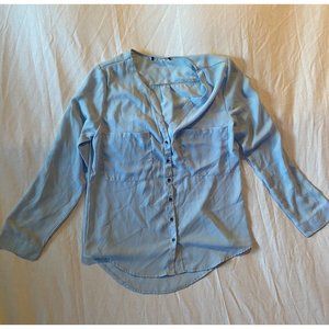 Women's Double Pocket Long Sleeve Button Up Blue Blouse NO TAGS